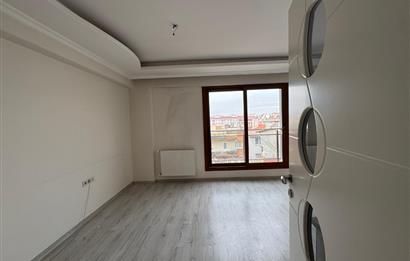 İzmir Park AVM Yakını Merkezi konumda Satılık 2+1 Daire