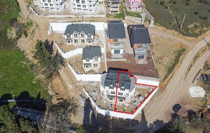 C21 Cius; Çampınar Evlerinde 4,5+1 Modern Tripleks Teraslı Villa