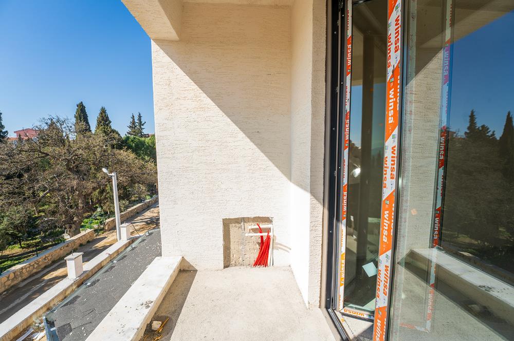 C21 Cius; Çampınar Evlerinde 4,5+1 Modern Tripleks Teraslı Villa