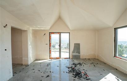 C21 Cius; Çampınar Evlerinde 4,5+1 Modern Tripleks Teraslı Villa