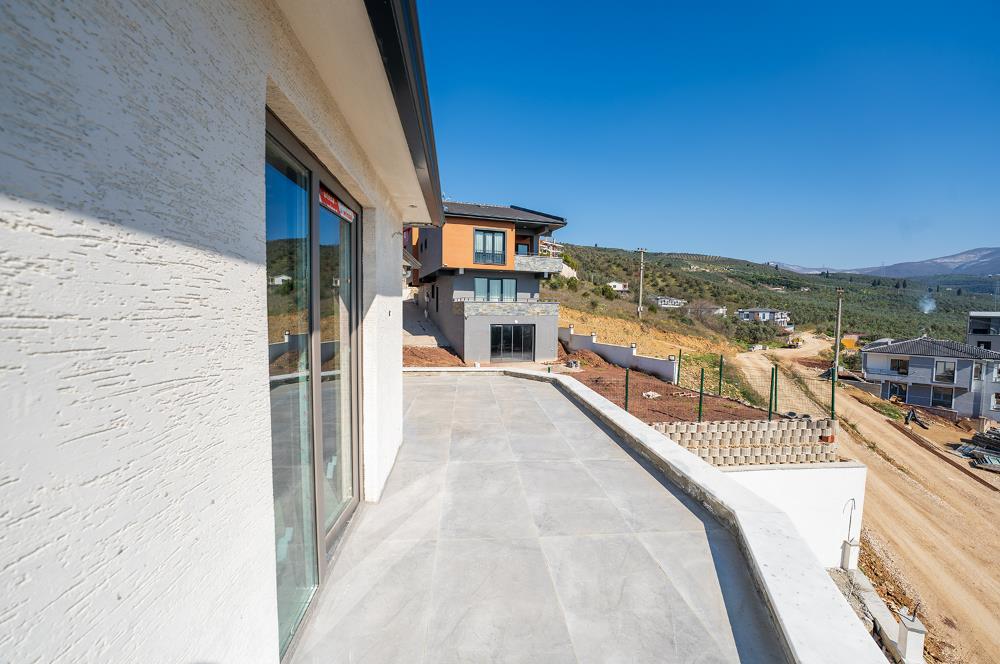 C21 Cius; Çampınar Evlerinde 4,5+1 Modern Tripleks Teraslı Villa