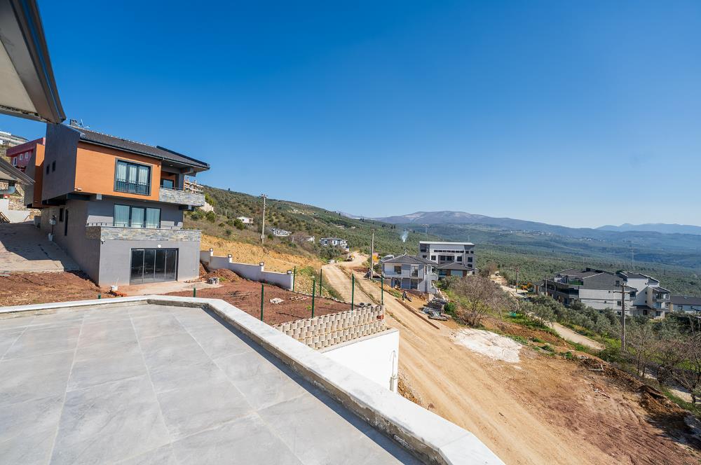 C21 Cius; Çampınar Evlerinde 4,5+1 Modern Tripleks Teraslı Villa