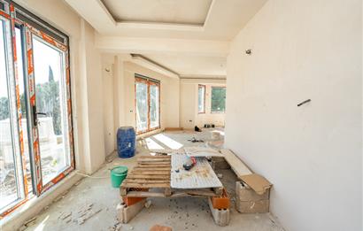 C21 Cius; Çampınar Evlerinde 4,5+1 Modern Tripleks Teraslı Villa