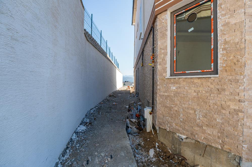 C21 Cius; Çampınar Evlerinde 4,5+1 Modern Tripleks Teraslı Villa