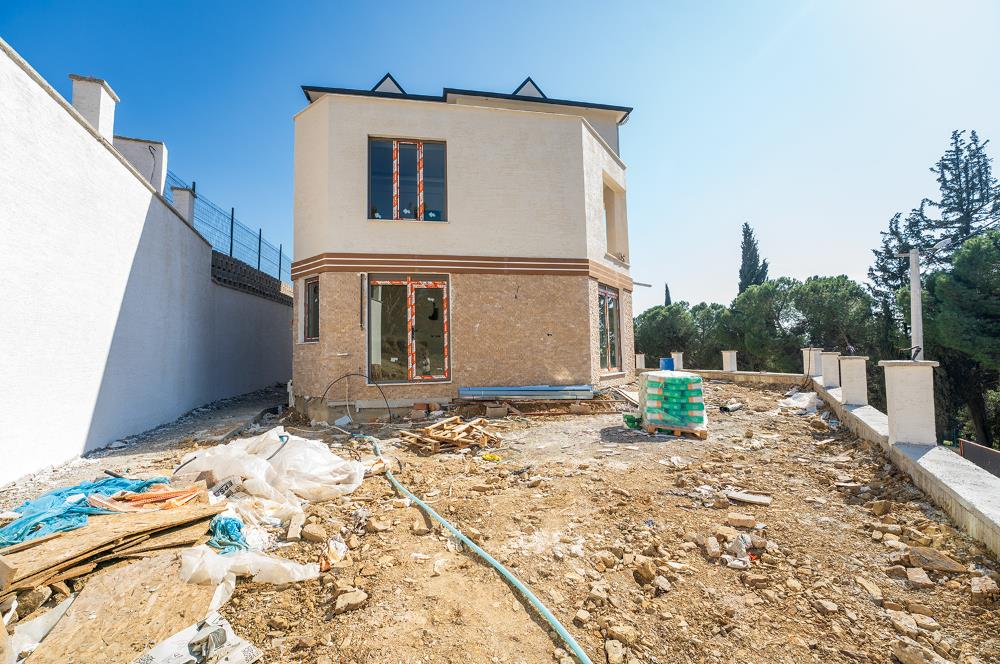 C21 Cius; Çampınar Evlerinde 4,5+1 Modern Tripleks Teraslı Villa