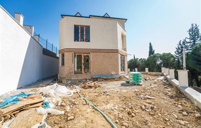 C21 Cius; Çampınar Evlerinde 4,5+1 Modern Tripleks Teraslı Villa