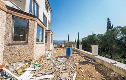C21 Cius; Çampınar Evlerinde 4,5+1 Modern Tripleks Teraslı Villa