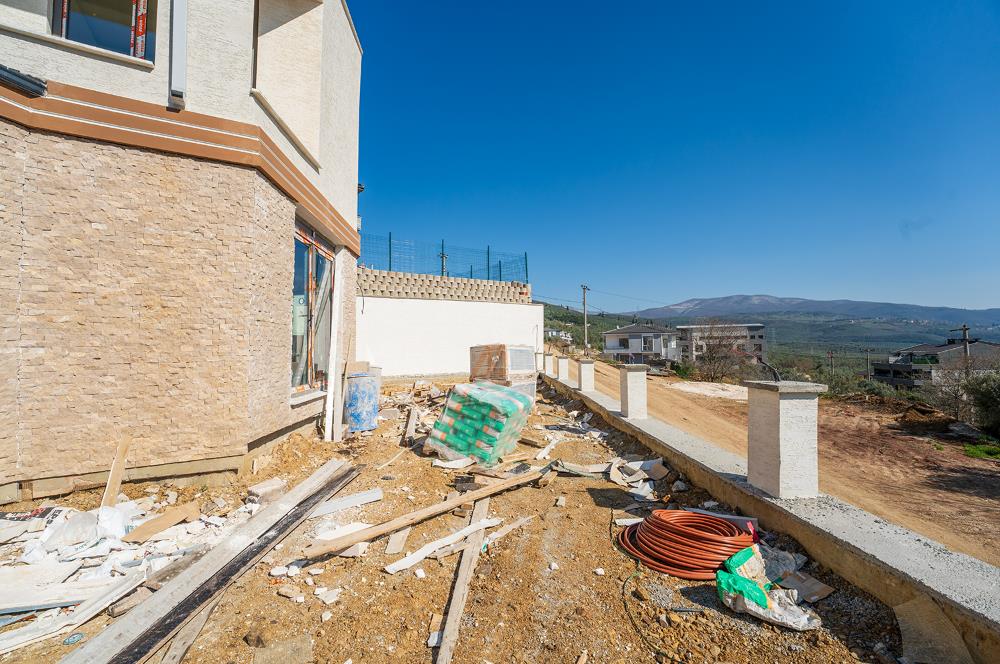 C21 Cius; Çampınar Evlerinde 4,5+1 Modern Tripleks Teraslı Villa