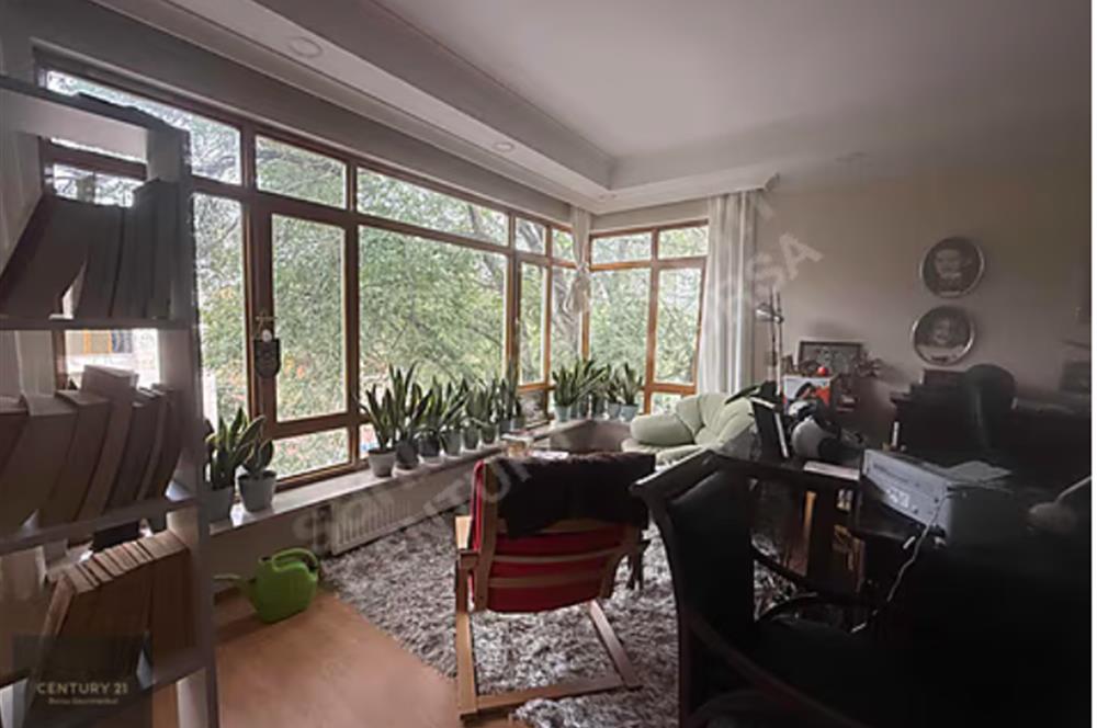 ÇANKAYA GÜZELTEPE'DE GENİŞ VE KULLANIŞLI 3,5+1 KİRALIK OFİS