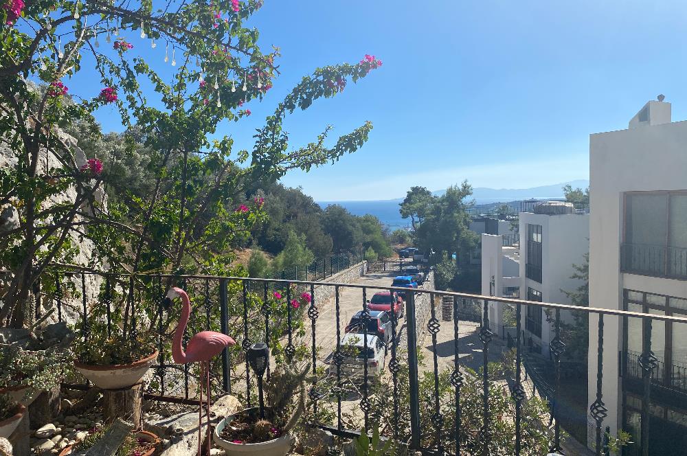 Bodrum Merkezde Deniz Manzaralı Bahçe Katı 3+1 Daire
