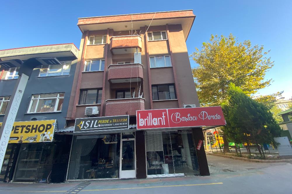 ADAPAZARI MERKEZ'DE 3 ODALI SATILIK OFİS 