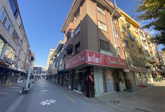 ADAPAZARI MERKEZ'DE 3 ODALI SATILIK OFİS 
