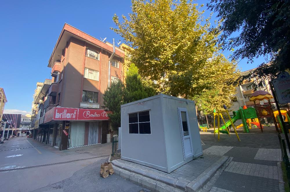 ADAPAZARI MERKEZ'DE 3 ODALI SATILIK OFİS 
