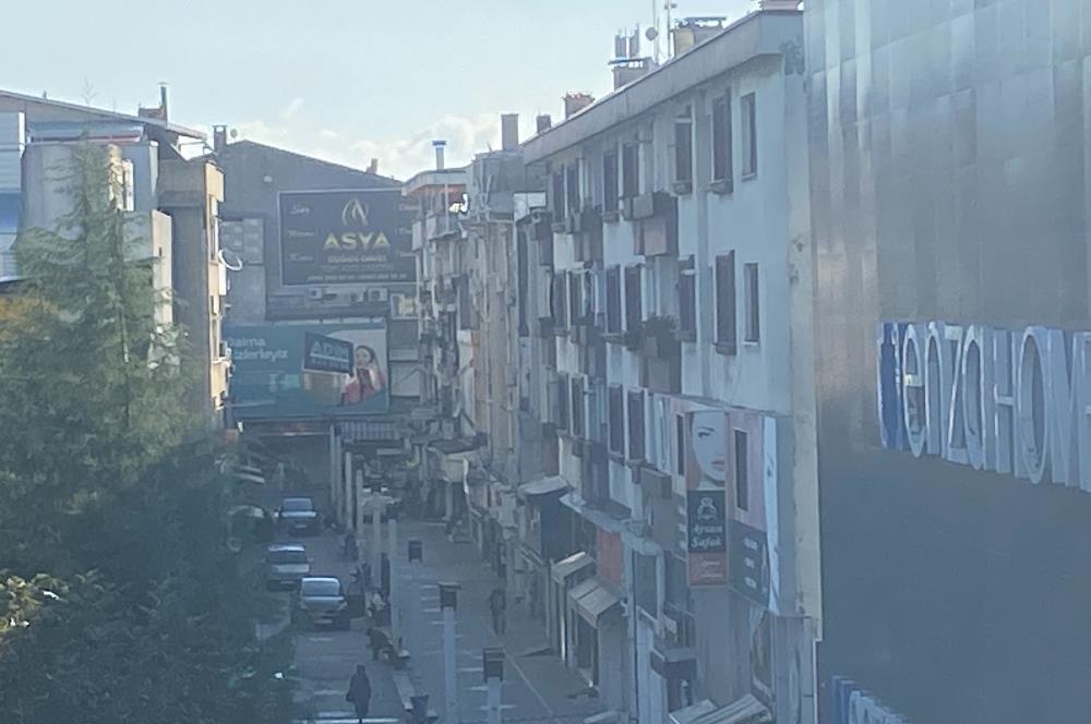 ADAPAZARI MERKEZ'DE 3 ODALI SATILIK OFİS 