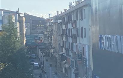 ADAPAZARI MERKEZ'DE 3 ODALI SATILIK OFİS 