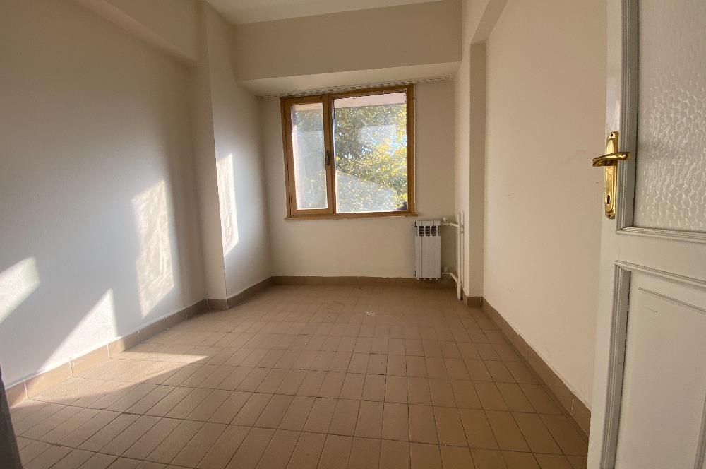 ADAPAZARI MERKEZ'DE 3 ODALI SATILIK OFİS 