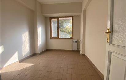 ADAPAZARI MERKEZ'DE 3 ODALI SATILIK OFİS 