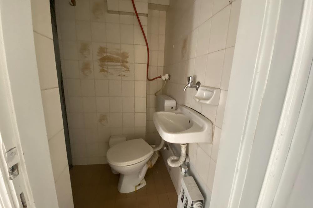 ADAPAZARI MERKEZ'DE 3 ODALI SATILIK OFİS 
