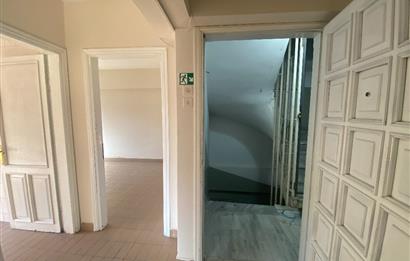 ADAPAZARI MERKEZ'DE 3 ODALI SATILIK OFİS 