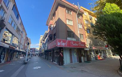 ADAPAZARI MERKEZ'DE 3 ODALI SATILIK OFİS 