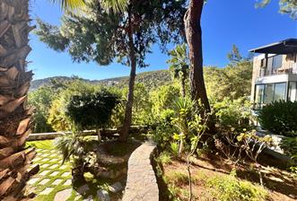 Bodrum Merkezde Deniz Manzaralı Bahçe Katı 3+1 Daire