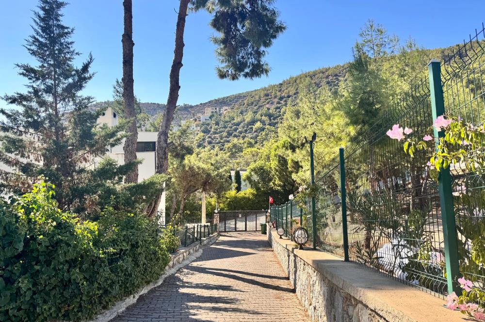 Bodrum Merkezde Deniz Manzaralı Bahçe Katı 3+1 Daire