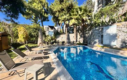 Bodrum Merkezde Deniz Manzaralı Bahçe Katı 3+1 Daire