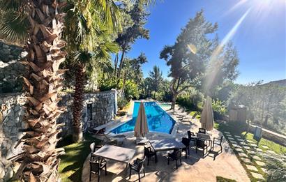 Bodrum Merkezde Deniz Manzaralı Bahçe Katı 3+1 Daire