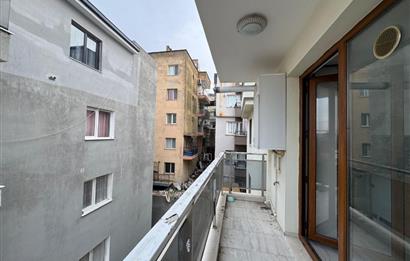 İzmir Park AVM Yakını Merkezi konumda Satılık 2+1 Daire