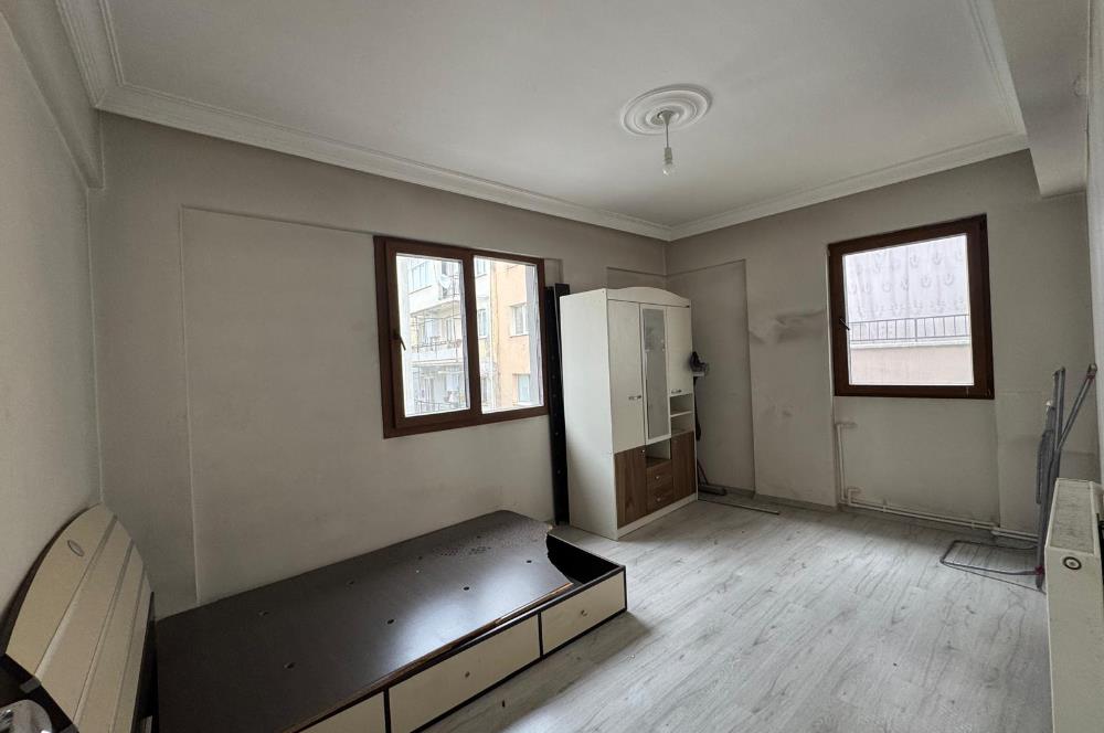 İzmir Park AVM Yakını Merkezi konumda Satılık 2+1 Daire