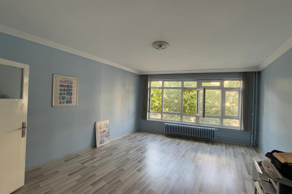 KIZILAY ZİYA GÖKALPDE NEZİH BİNADA İŞYERİNE UYGUN 3+1 SATILIK