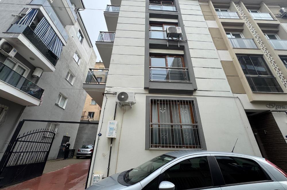 İzmir Park AVM Yakını Merkezi konumda Satılık 2+1 Daire