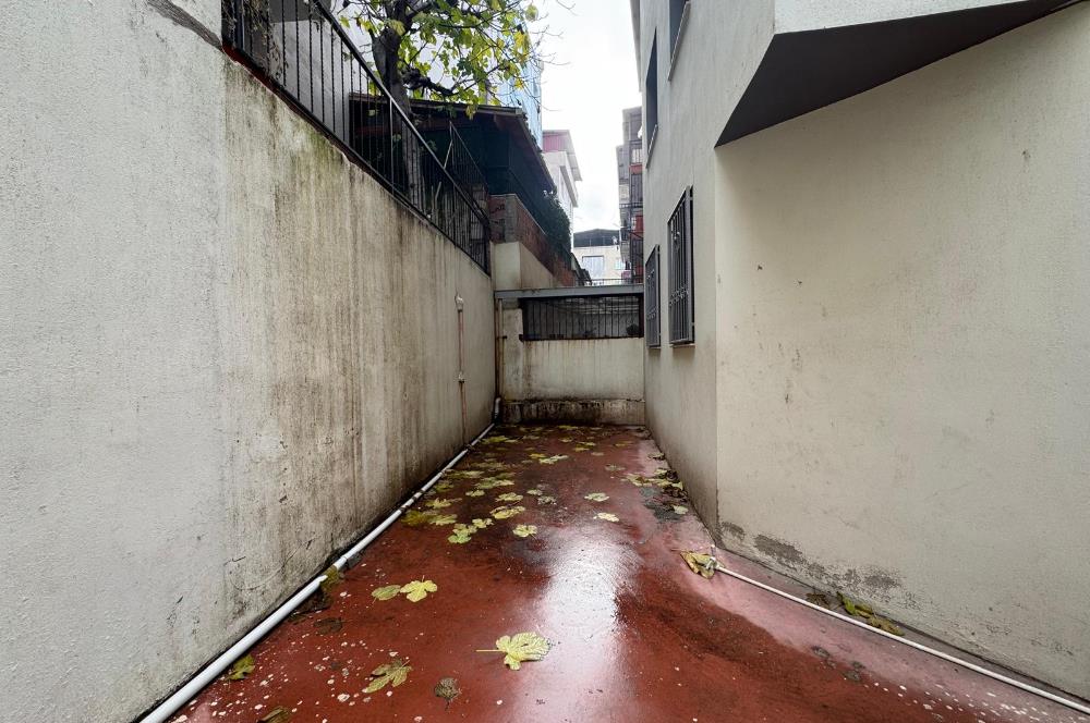 İzmir Park AVM Yakını Merkezi konumda Satılık 2+1 Daire
