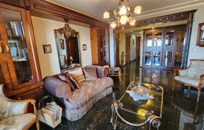 SUADİYE SAHİLDE SİTE ÖZELLİKLİ DENİZ MANZARALI 5+1 275 m2 DAİRE