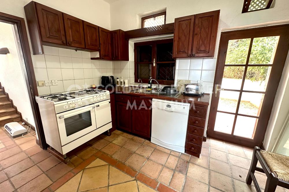 KKTC Girne Bellapais 3+1 Büyüleyici Manzaralı Kiralık Villa