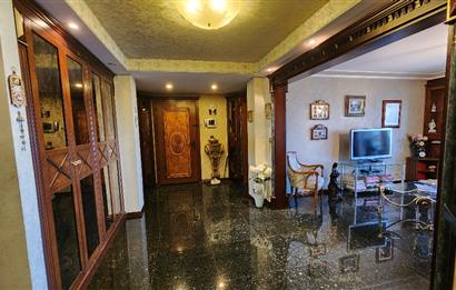 SUADİYE SAHİLDE SİTE ÖZELLİKLİ DENİZ MANZARALI 5+1 275 m2 DAİRE