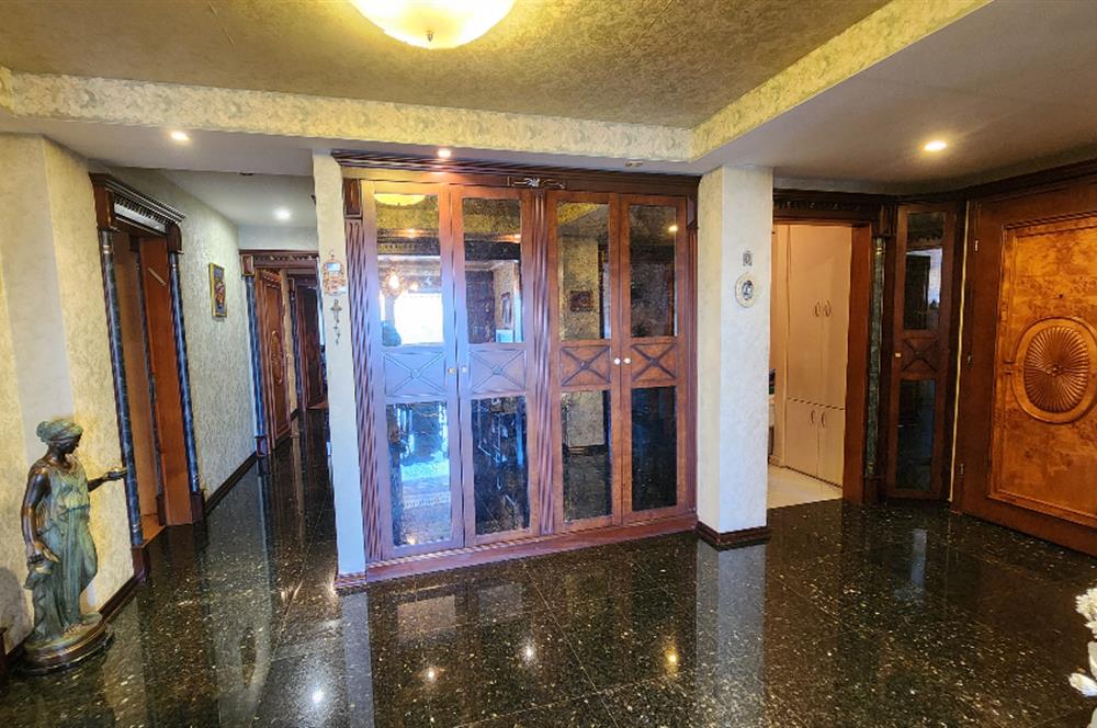 SUADİYE SAHİLDE SİTE ÖZELLİKLİ DENİZ MANZARALI 5+1 275 m2 DAİRE