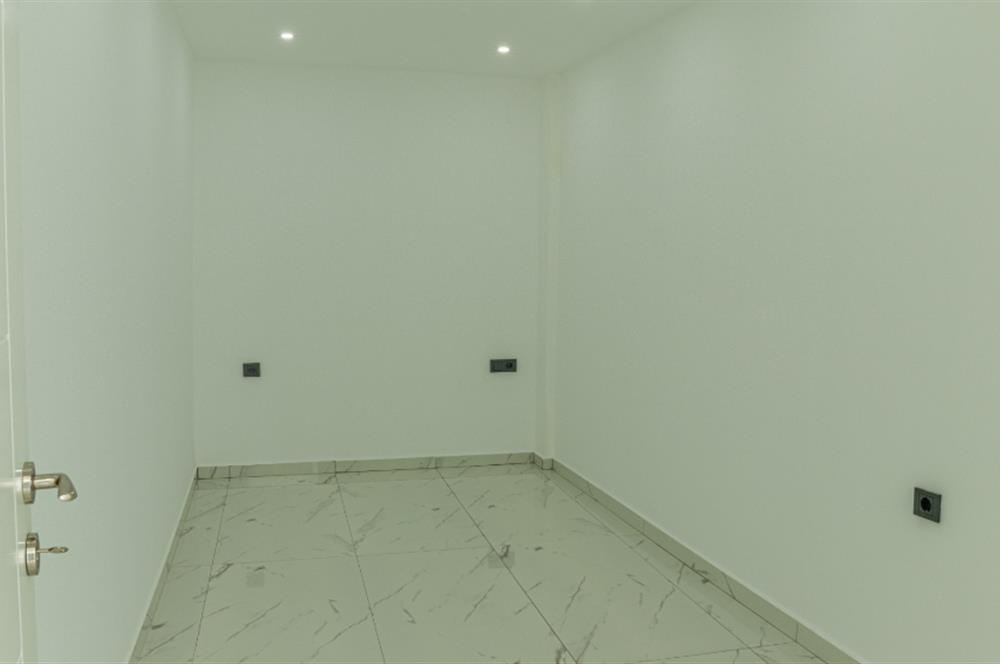 Boğaziçi'nde Plajlı Deniz Manzaralı 4+1 Tripleks Sıfır Villa