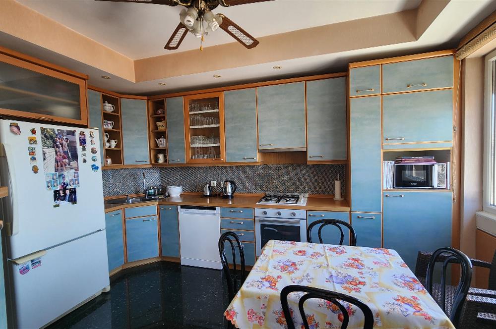 SUADİYE SAHİLDE SİTE ÖZELLİKLİ DENİZ MANZARALI 5+1 275 m2 DAİRE