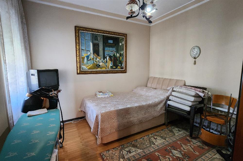 SUADİYE SAHİLDE SİTE ÖZELLİKLİ DENİZ MANZARALI 5+1 275 m2 DAİRE