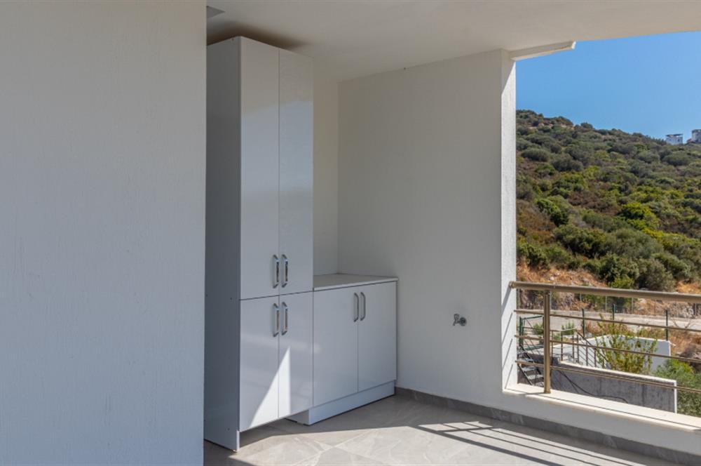 Boğaziçi'nde Plajlı Deniz Manzaralı 4+1 Tripleks Sıfır Villa