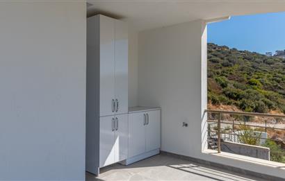 Boğaziçi'nde Plajlı Deniz Manzaralı 4+1 Tripleks Sıfır Villa