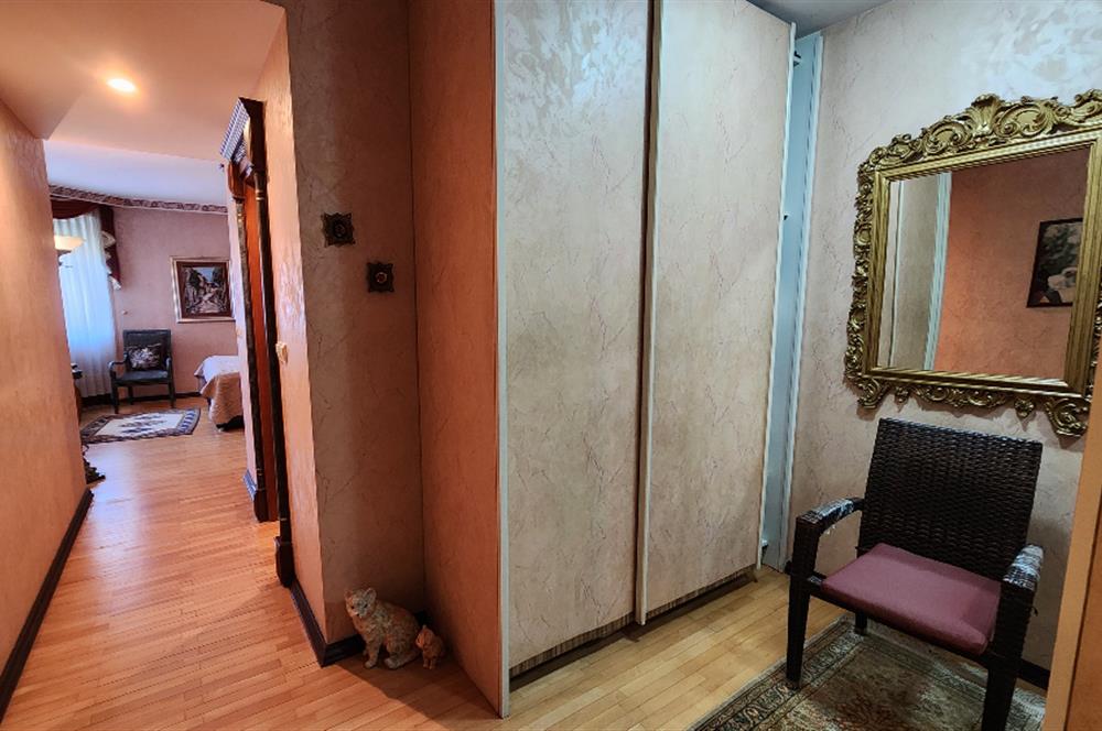 SUADİYE SAHİLDE SİTE ÖZELLİKLİ DENİZ MANZARALI 5+1 275 m2 DAİRE