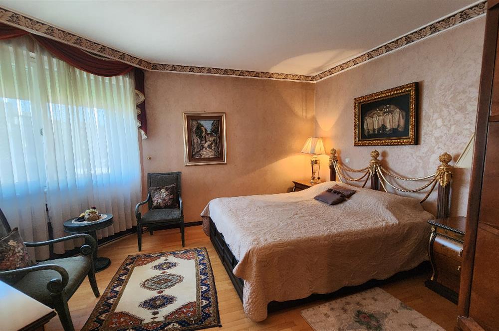 SUADİYE SAHİLDE SİTE ÖZELLİKLİ DENİZ MANZARALI 5+1 275 m2 DAİRE