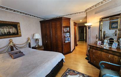 SUADİYE SAHİLDE SİTE ÖZELLİKLİ DENİZ MANZARALI 5+1 275 m2 DAİRE