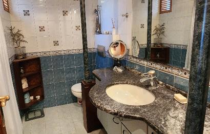 SUADİYE SAHİLDE SİTE ÖZELLİKLİ DENİZ MANZARALI 5+1 275 m2 DAİRE