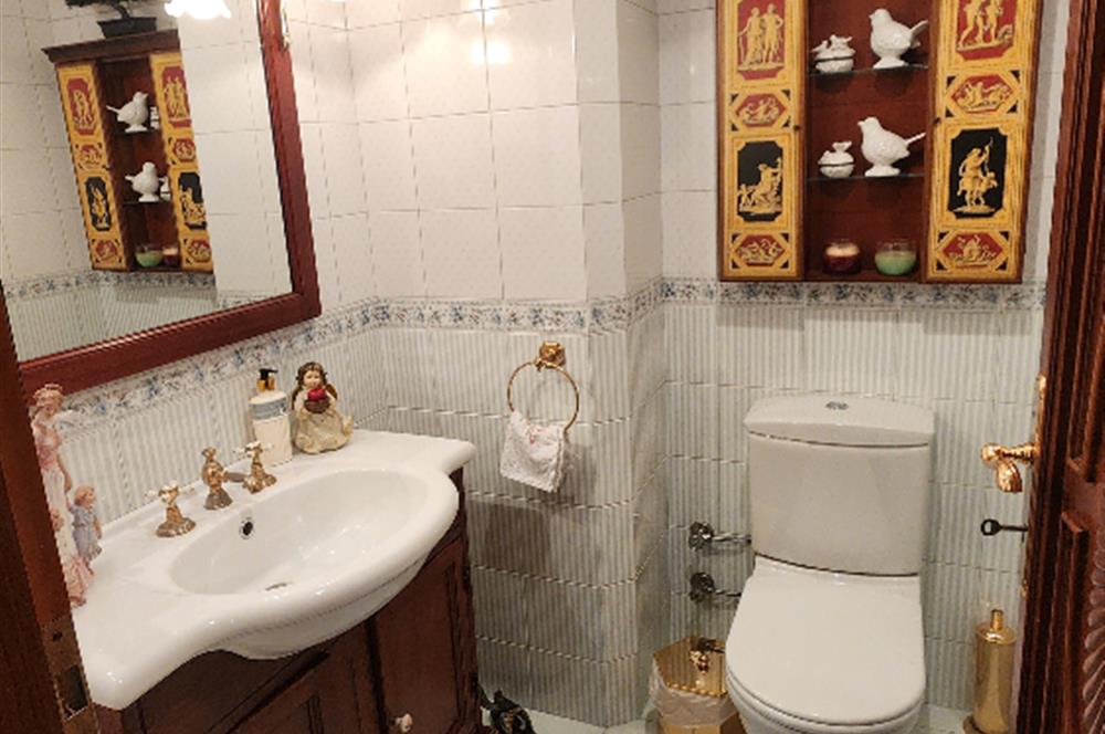 SUADİYE SAHİLDE SİTE ÖZELLİKLİ DENİZ MANZARALI 5+1 275 m2 DAİRE