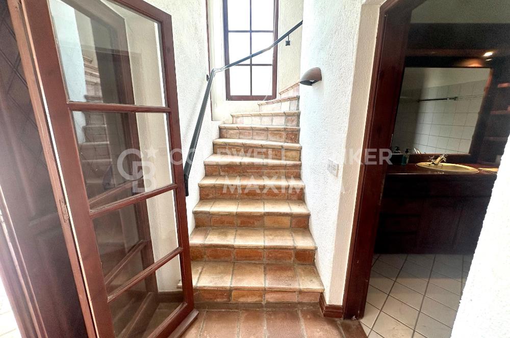 KKTC Girne Bellapais 3+1 Büyüleyici Manzaralı Kiralık Villa