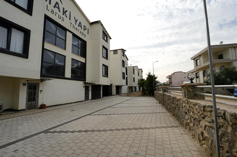 C21 Cius; Umurbey'de Havuzlu Müstakil Girişli Dubleks Daire