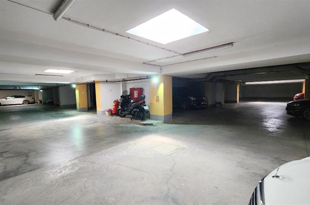 SUADİYE SAHİLDE SİTE ÖZELLİKLİ DENİZ MANZARALI 5+1 275 m2 DAİRE